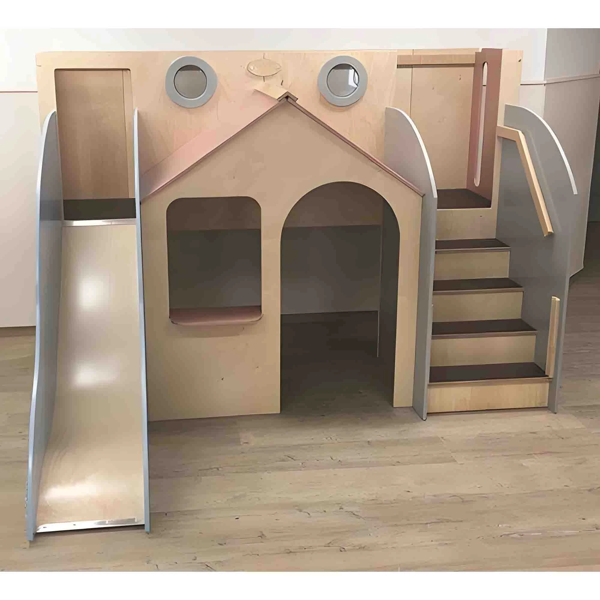 統合されたプレイハウスと滑り台を備えたモダンなキッズ木製屋内遊び場、プレミアム幼稚園アクティビティ